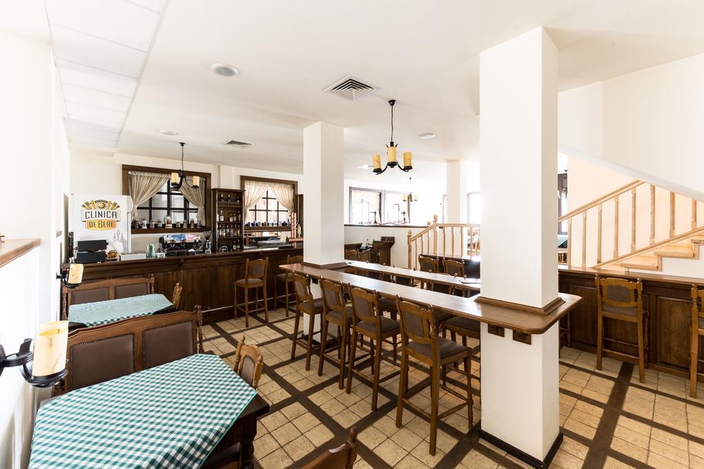 Hotel Castel Royal Mosnita Noua Экстерьер фото