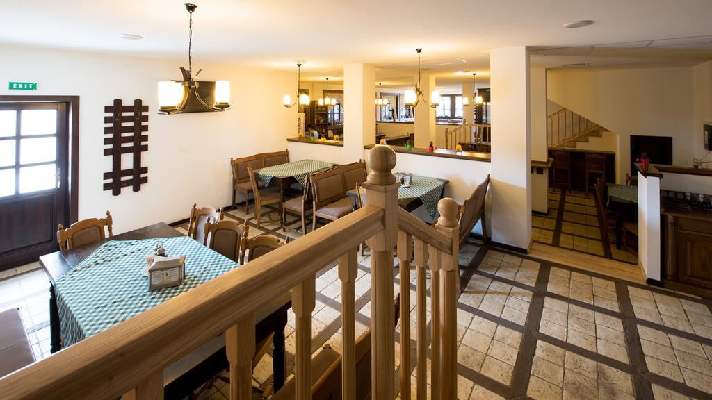 Hotel Castel Royal Mosnita Noua Экстерьер фото