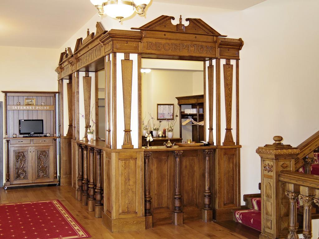 Hotel Castel Royal Mosnita Noua Экстерьер фото