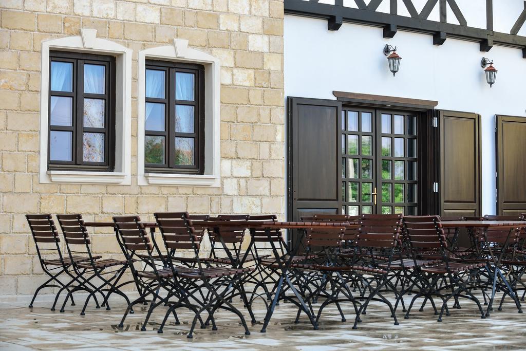 Hotel Castel Royal Mosnita Noua Экстерьер фото