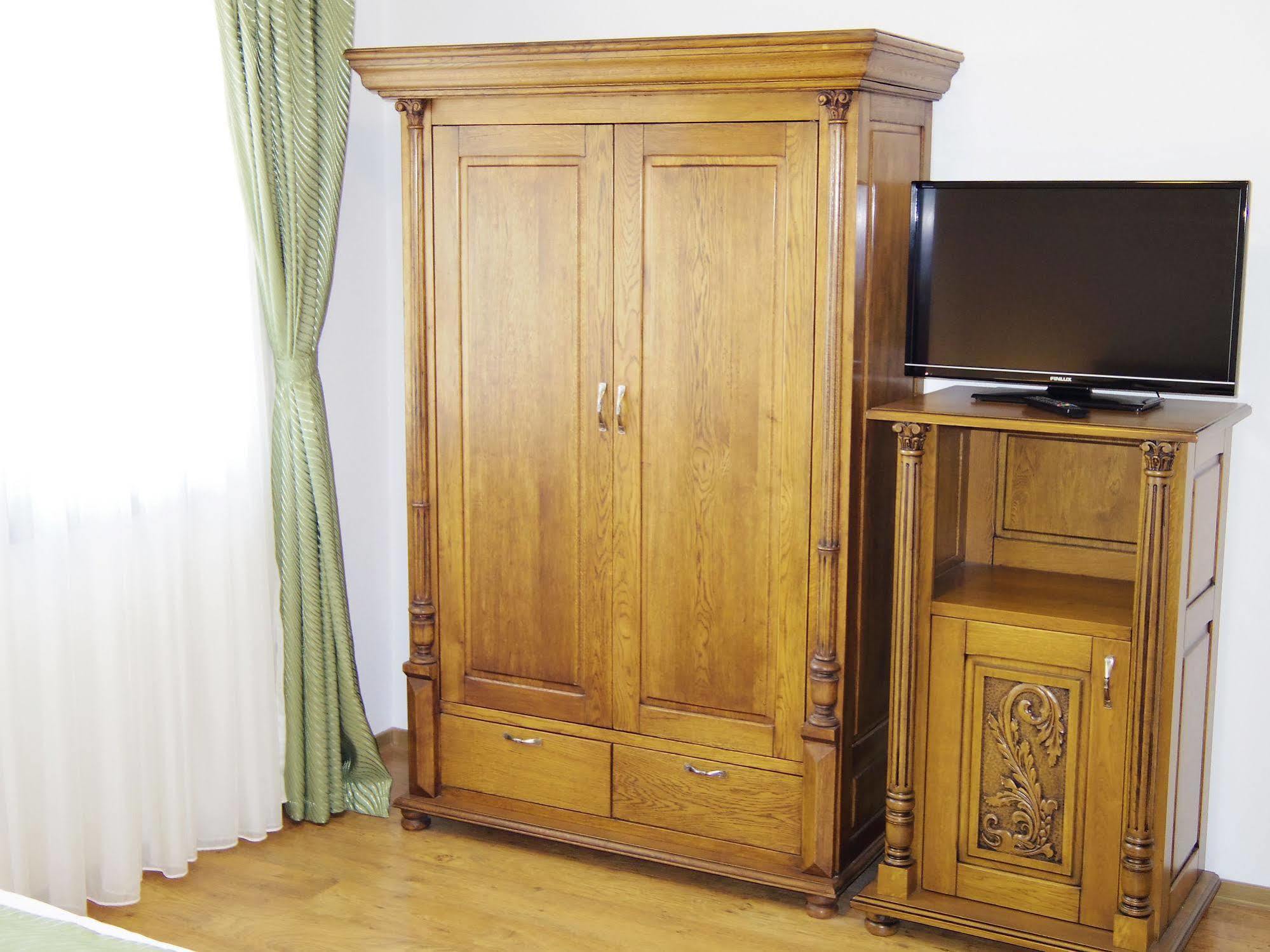 Hotel Castel Royal Mosnita Noua Экстерьер фото