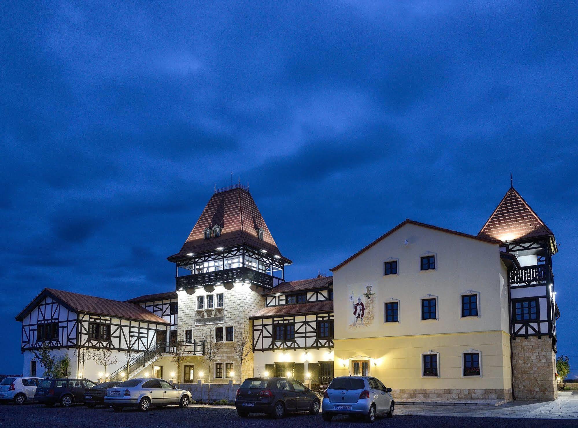 Hotel Castel Royal Mosnita Noua Экстерьер фото