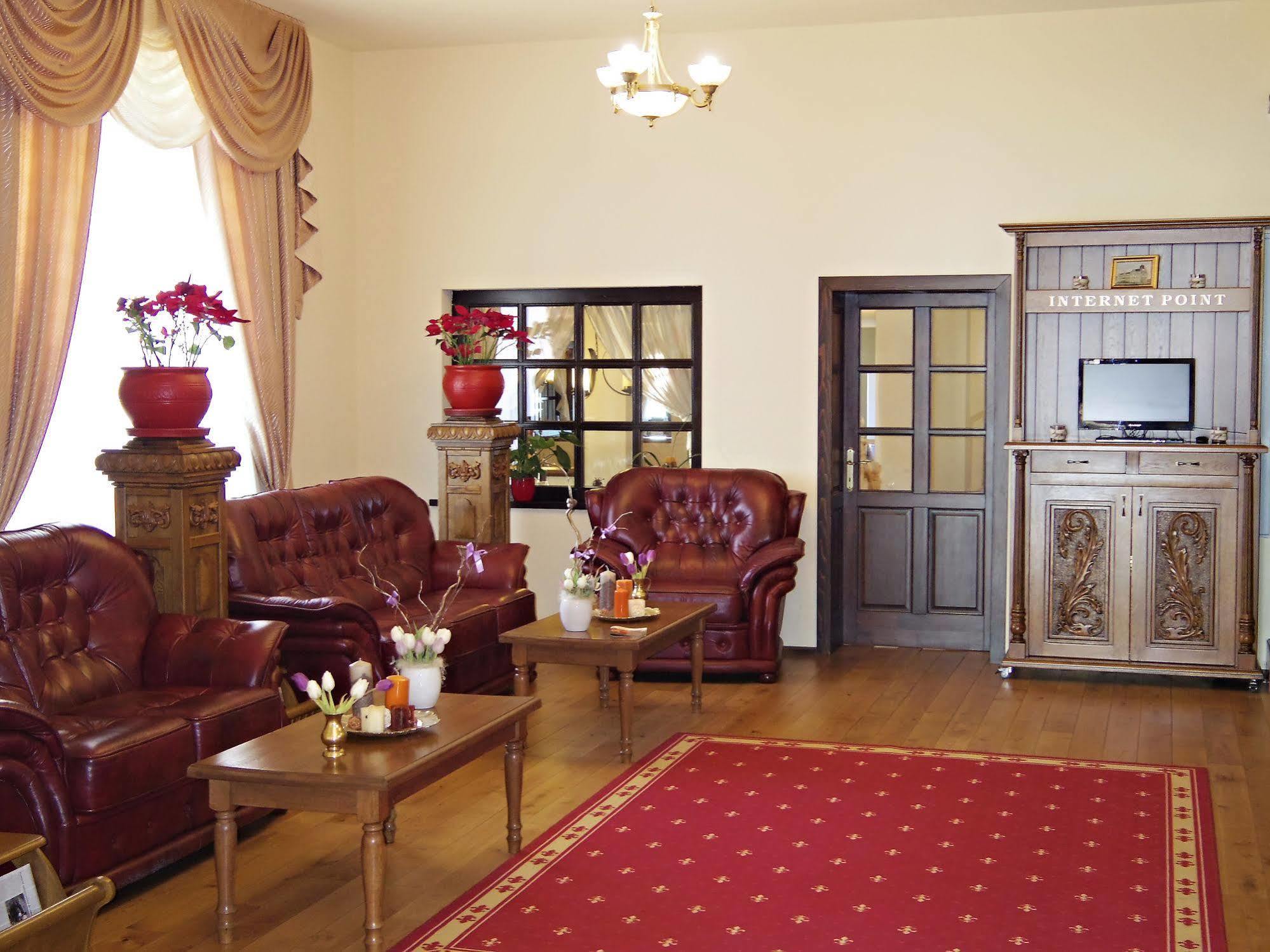 Hotel Castel Royal Mosnita Noua Экстерьер фото